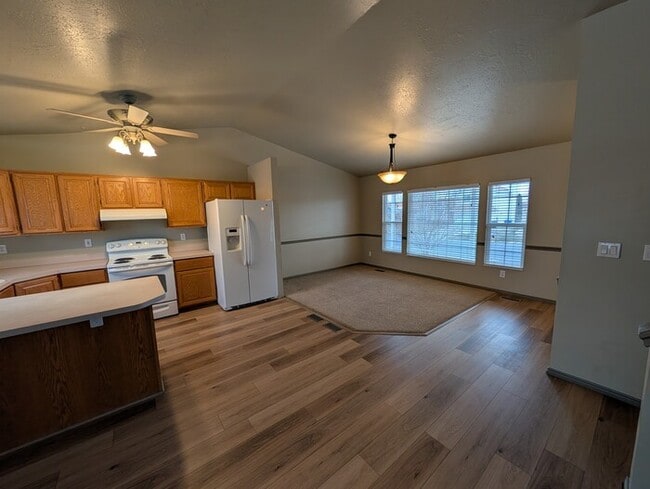 Building Photo - Great home in an amazing location!!