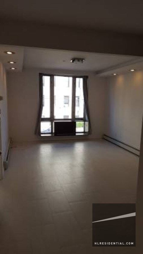 Foto del edificio - 8220 Britton Ave