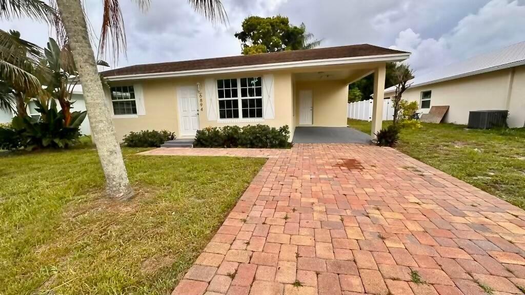 Foto principal - 6894 3rd St