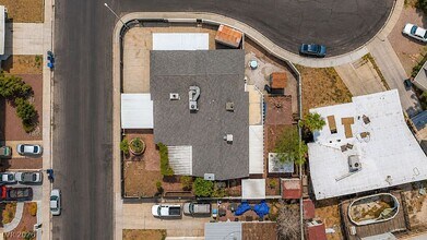 Building Photo - 5185 E Sun Valley Dr