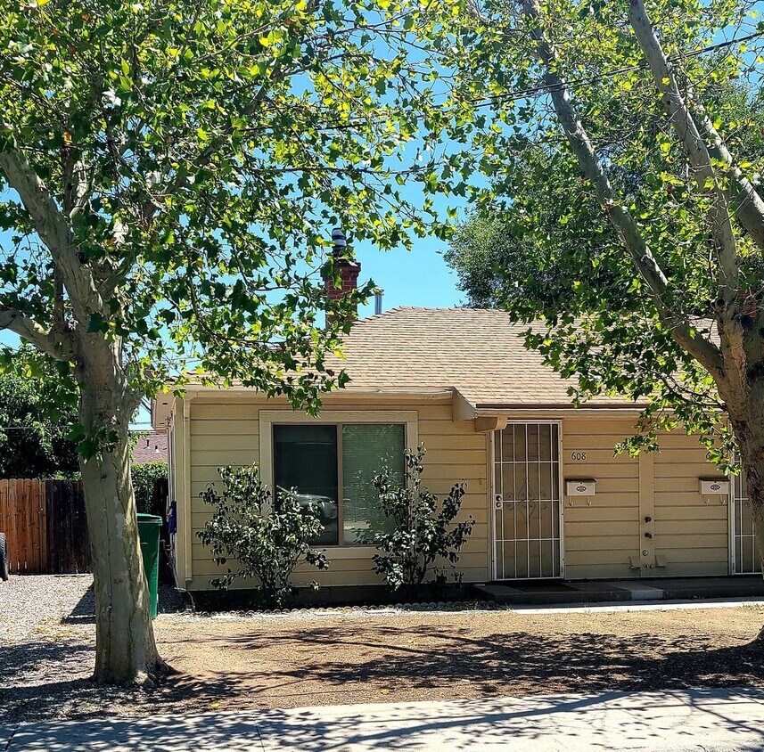 Foto principal - Cute Duplex 1 Bedroom 1 Bathroom