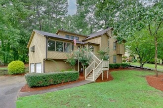 Building Photo - 2811 Pine Cone Ln