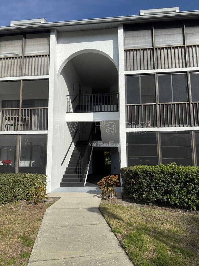 Foto del edificio - 1236 Pine Ridge Cir W