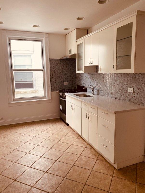 Foto principal - 102 Brighton 11th Street