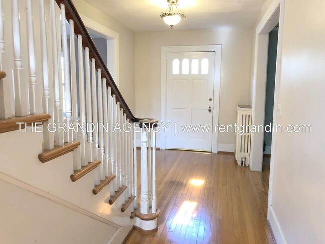 Foto del edificio - 1052 Clearfield Road Southwest