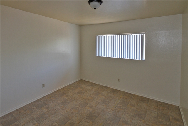 Foto del diseño de interior - 12740-12750 Barbara Ann St