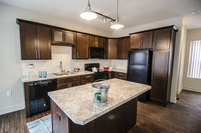 Foto del edificio - Beech Townhomes