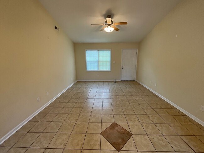 Building Photo - Charming 2 Bedroom Duplex - 106 Laib Ln. #7