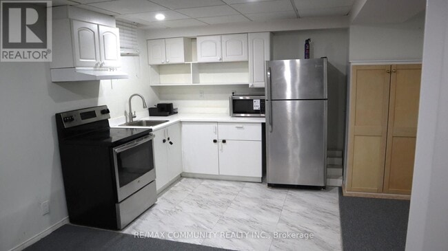 Building Photo - 1556 Dellbrook Ave