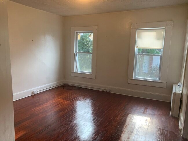 Building Photo - 21 Chapel St