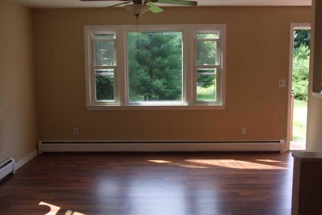 Building Photo - 28 Sunbeam Pl