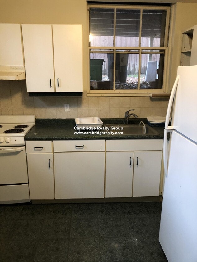 Primary Photo - 17 Berkeley St