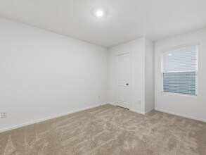 Building Photo - 25409 Carnation Ct