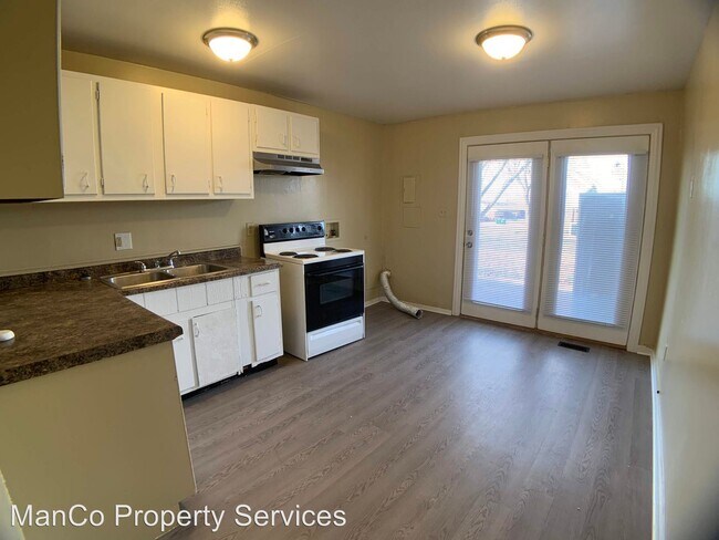 Foto del edificio - 5542-5548 Misty Ln