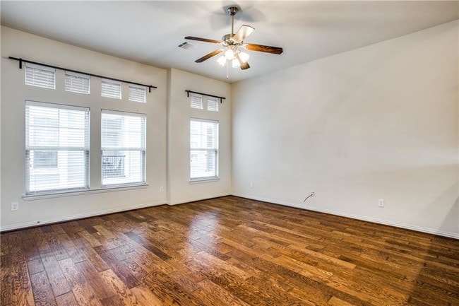 Building Photo - 2326 Stutz Dr
