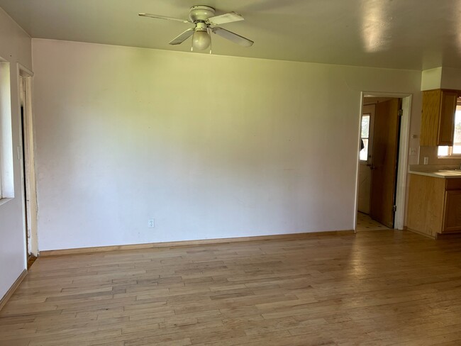 Foto del edificio - 220 E 9th St S