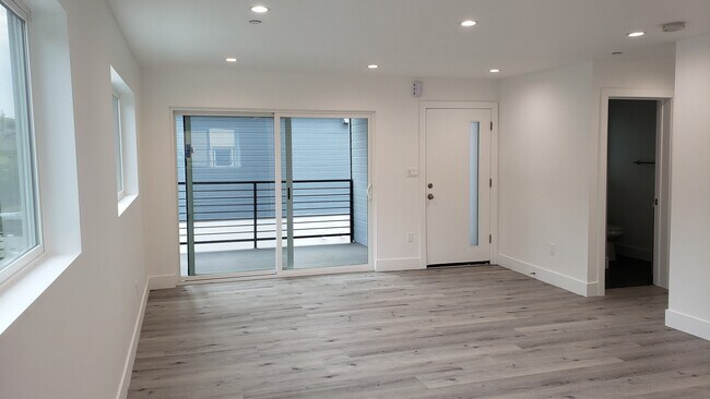 150-1 - 2 Bed + 2 Bath - 148 S Madison Ave