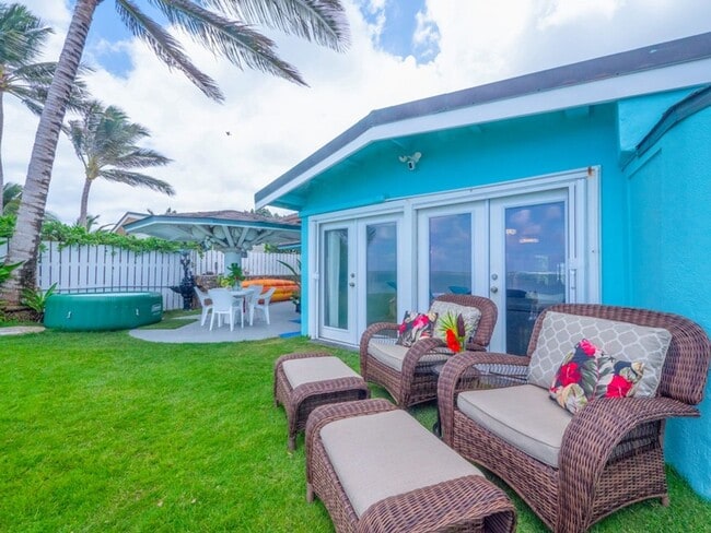 Foto del edificio - Luxe Beach Retreat in Hauula, Oahu's North Shore, with Private Beach