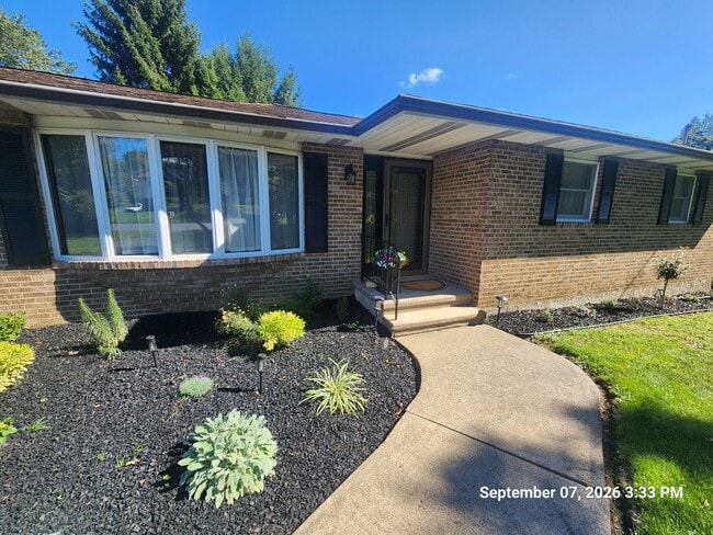 Front porch - 218 1/2 Wyalusing St