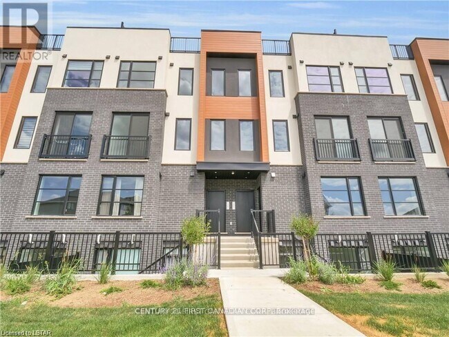 Building Photo - 3900 Savoy St