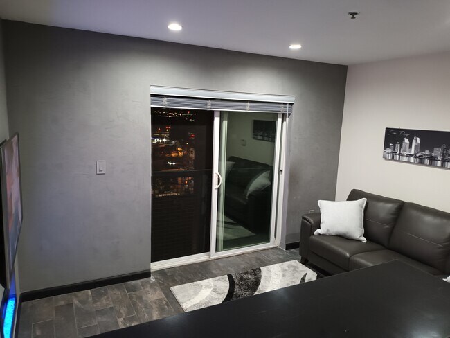 Sala de estar - 1970 Columbia St