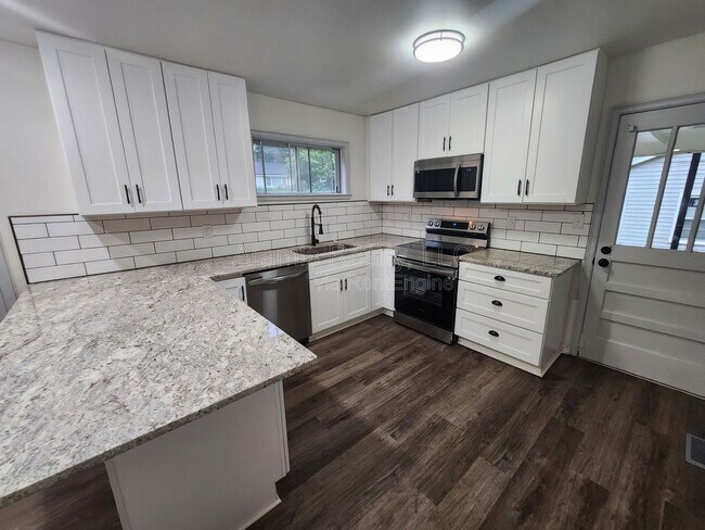 Foto del edificio - 3109 Cloverhurst Cir