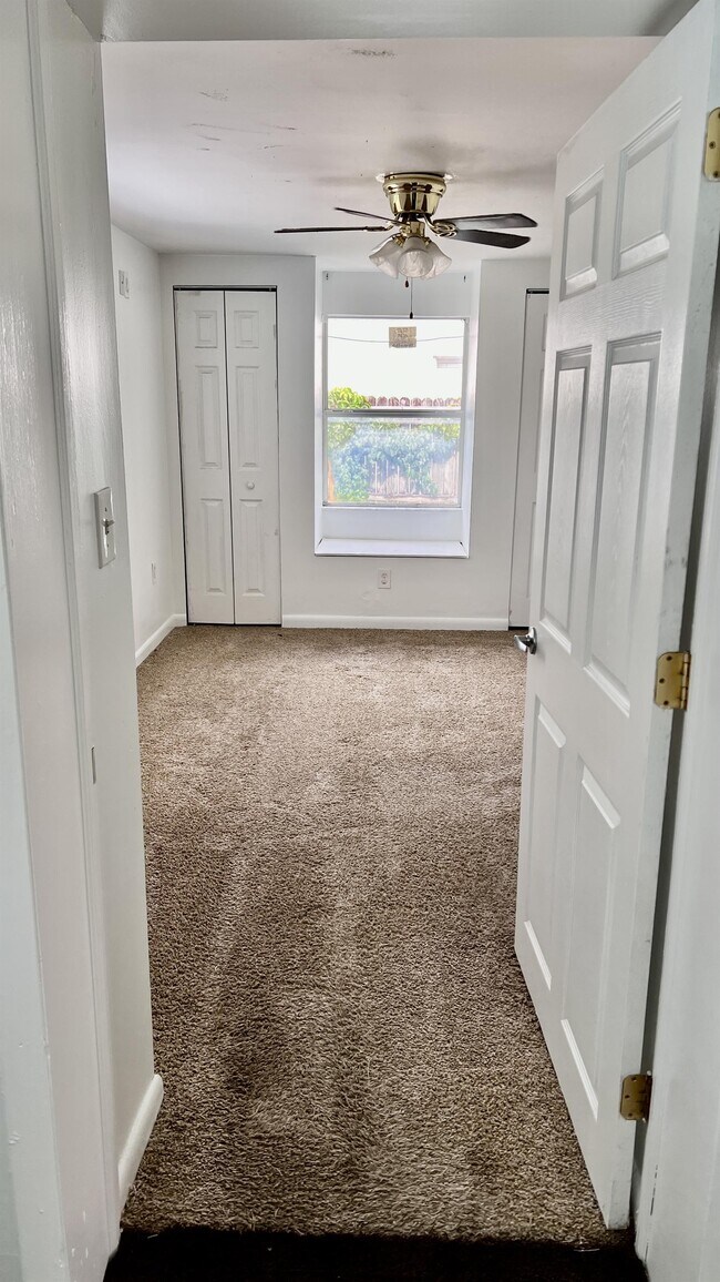 Foto del edificio - 7701 Ironbark Dr