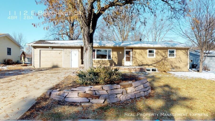 1112 E Beechnut St, Brandon, SD 57005 House Rental in Brandon, SD