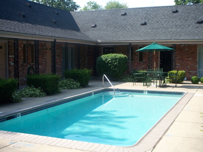 Primary Photo - Carriage House