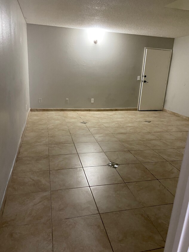 Foto principal - 6859 Laurel Canyon Blvd