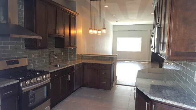 Building Photo - 14 Laidlaw Ave