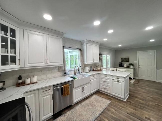 Building Photo - 10821 Sunset Hills Dr