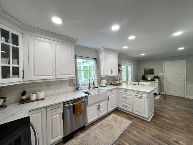 Foto del edificio - 10821 Sunset Hills Dr