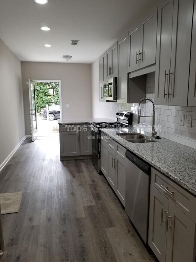 Foto del edificio - 2296 Connally Pl