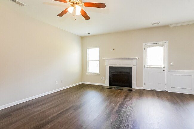 Building Photo - 5-Bedroom Grovetown, GA Home