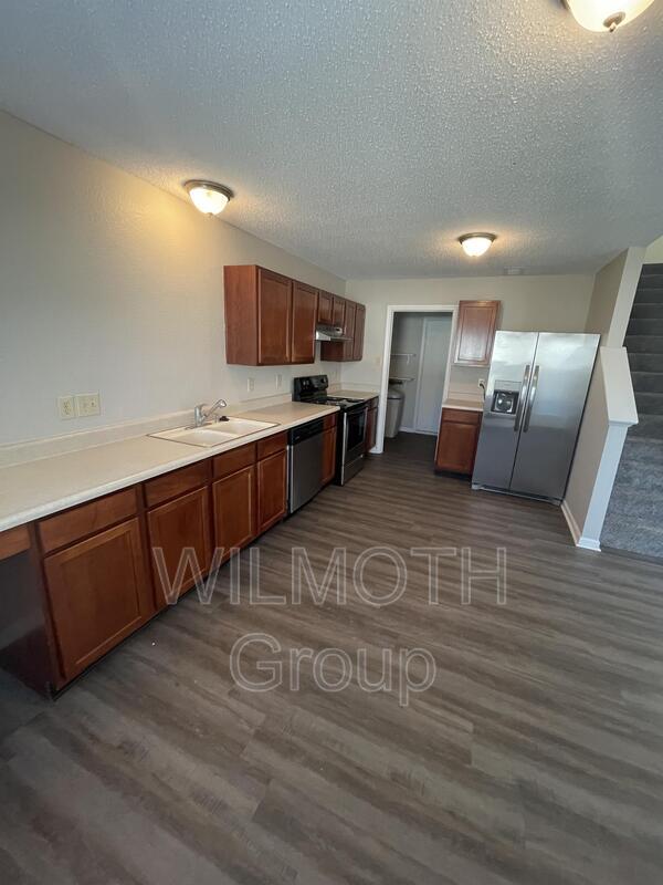 Foto del edificio - 4520 Connaught Dr E