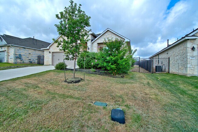 Building Photo - Stunning Single Story 4 Bed in Rancho Sienna