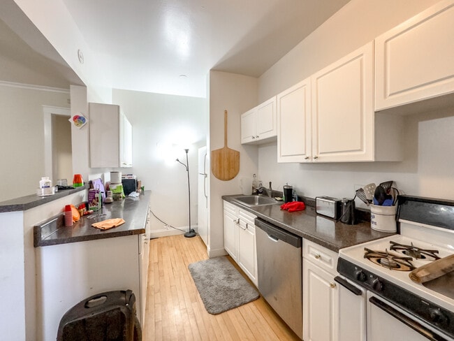 Building Photo - 935 Judson Ave