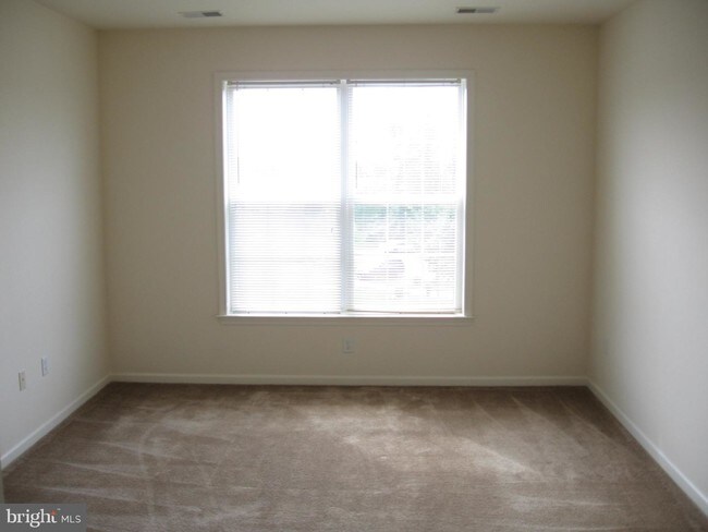 Building Photo - 95 Kyle Way