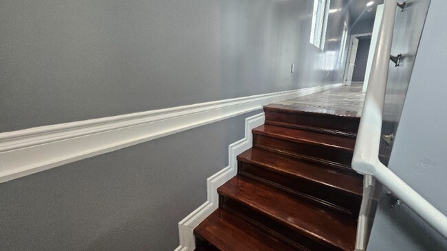 Building Photo - 1107 S Central Ave