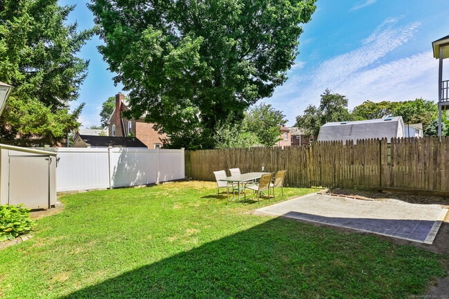 Foto del edificio - 44 Churchill St