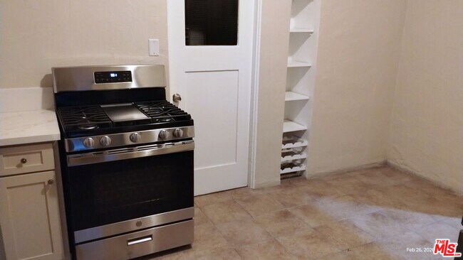 Foto del edificio - 6133 Cashio St