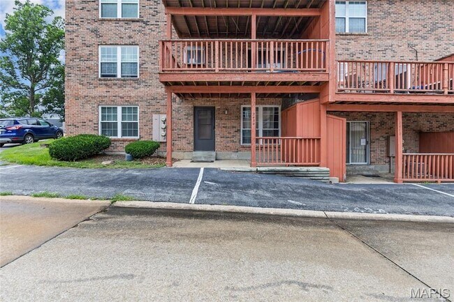 Foto del edificio - 2434 Fowler Ave