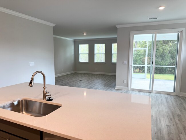 Building Photo - 7100 Shooting Star Way