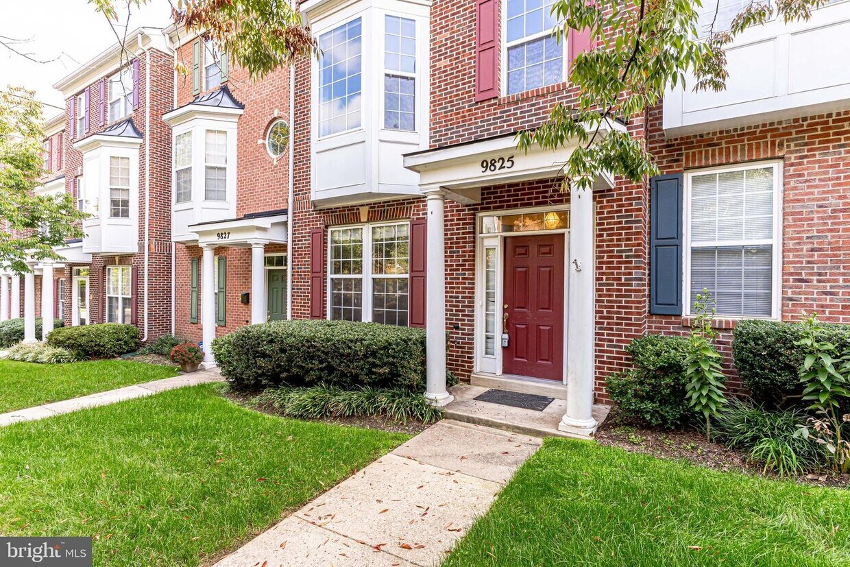 9825 Darcy Forest Dr, Silver Spring, MD 20910 Townhouse for Rent in