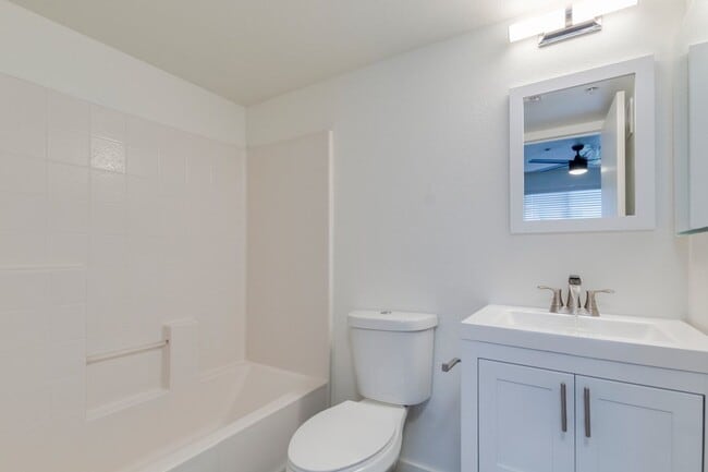 Interior Photo - The Rockford