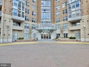 Building Photo - 11800 Sunset Hills Rd