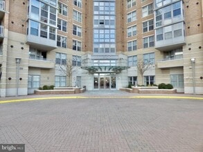 Building Photo - 11800 Sunset Hills Rd