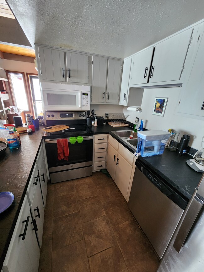 Building Photo - 232 Arapahoe Rd