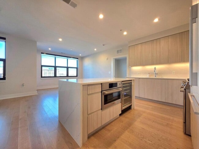 Foto del edificio - 737 Swann Ave